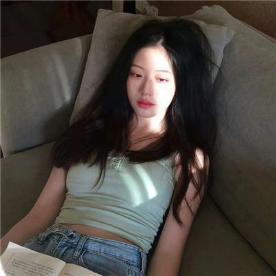 在他的阴影下